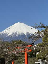 Reflection of the Tallest Peak in Japan 