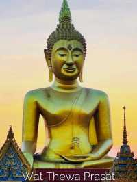 วัดเทวประสาท พระพุทธรูปปางประทานพรขนาดใหญ่