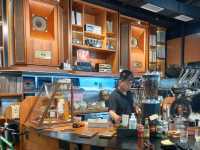潛藏在單車店內的cafe