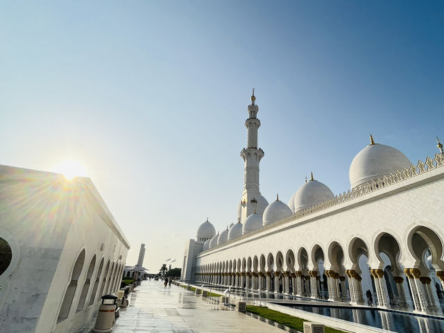 Grace in White: A Visit to Sheikh Zayed Grand Mosque