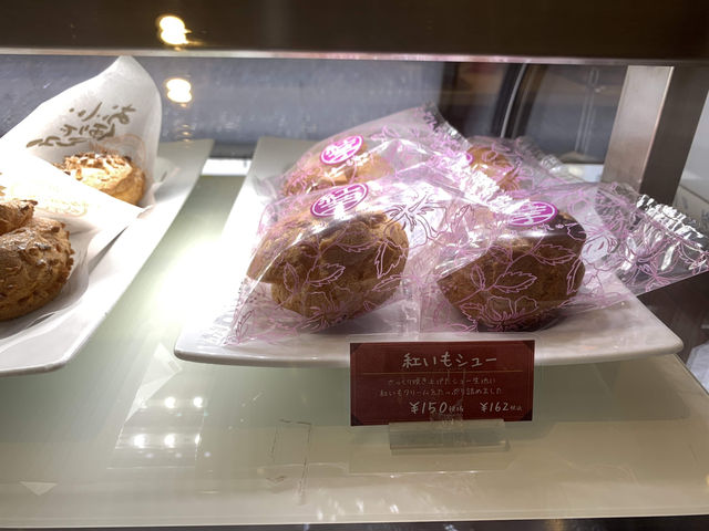 🛍️ Snack, Sip & Shop at Okashigoten Kokusai Street Matsuo!
