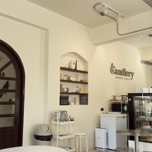 📍 Candlery House Café – Phuket