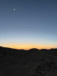 🌌《撒哈拉星夜：在世界盡頭與沙共眠》🏜️✨