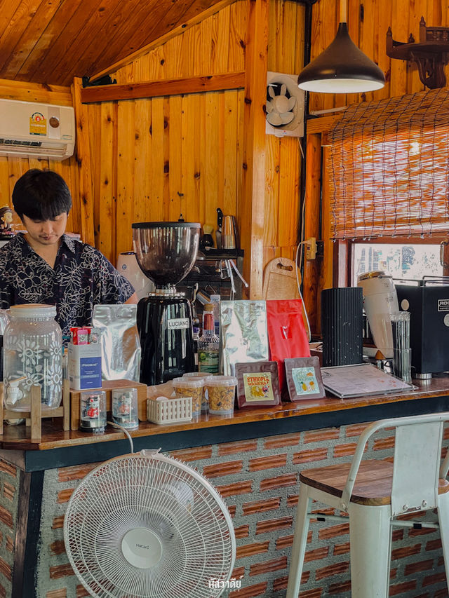 : Thara Cafe 🌸🌺  #อมตะนครชลบุรี 