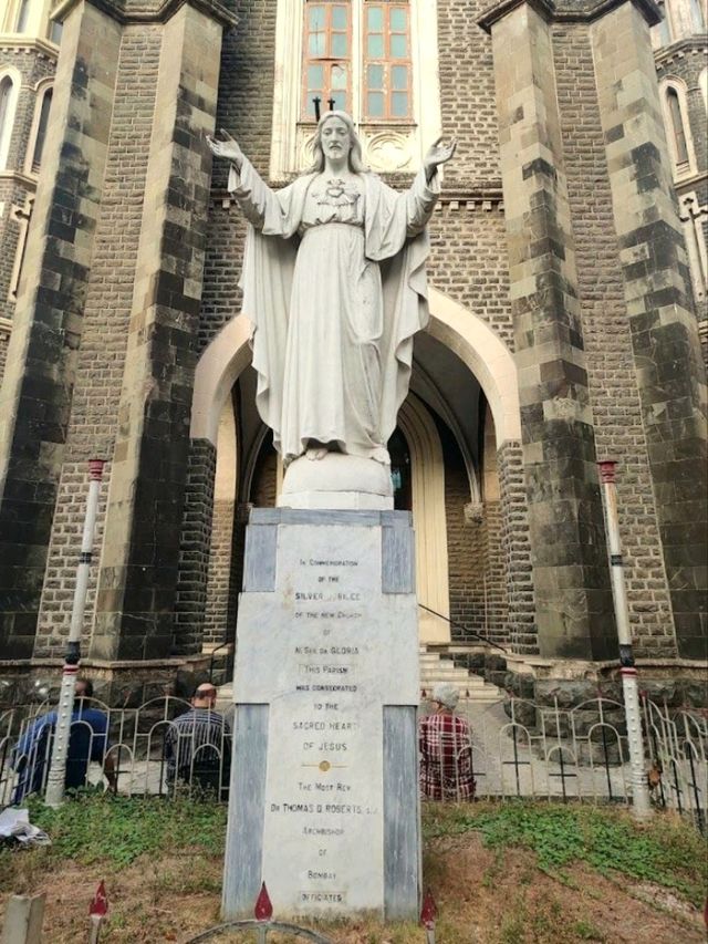Gloria Church