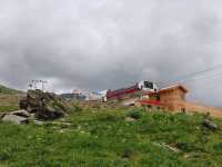 Above the Clouds: Breathing the Summit of Yunxiao Peak