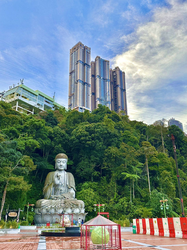 Where the Buddha Watches the Sky: Evening Magic at Genting