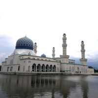 Sabah’s Stunning Mosques – Pink & Floating Gems 🕌🌸🌊