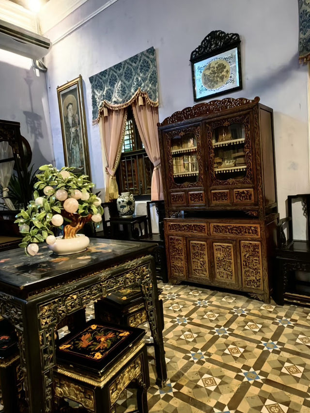 A Glimpse into Peranakan Grandeur – My Visit to Pinang Peranakan Mansion