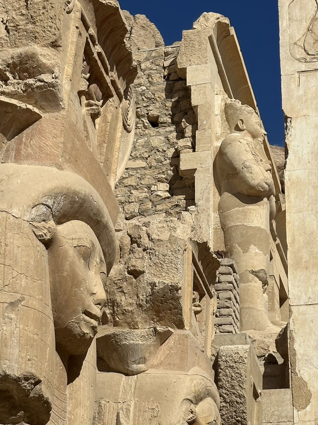 Terraces Of Defiance: A Queen’s Geometry Against the Gods