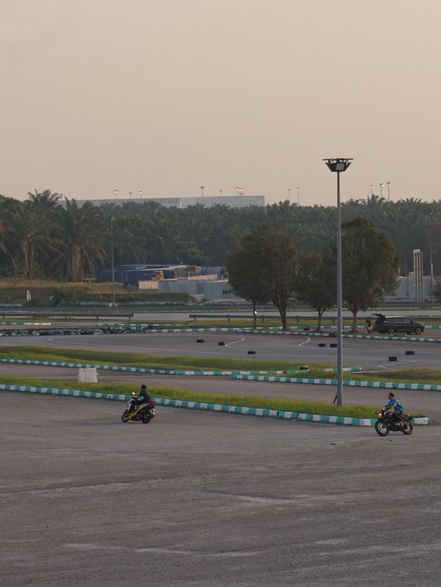 Sepang Day-Out: From Shopping Bags to Sunset Prayers🛍️🏁
