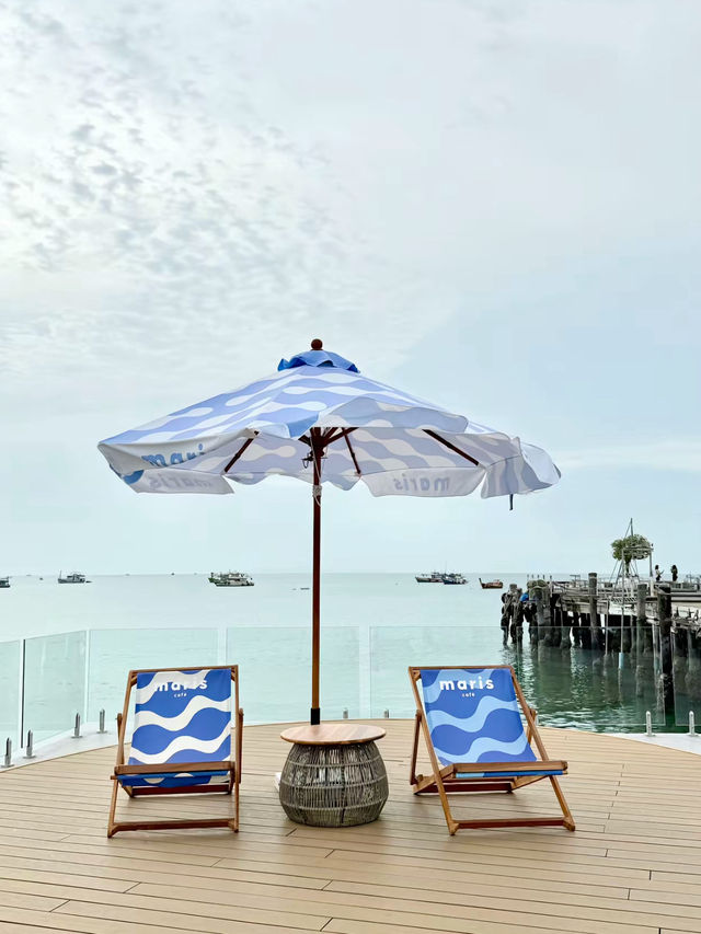 Maris Cafe บางเสร่ คาเฟ่ริมทะเลสุดชิลวิว 360°