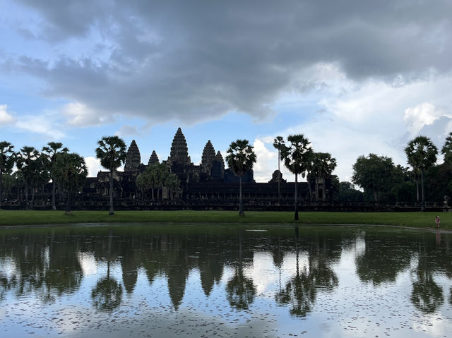 Witness the World Wake Up — Angkor Wat’s Magical Mirror Sunrise 🌅🛕