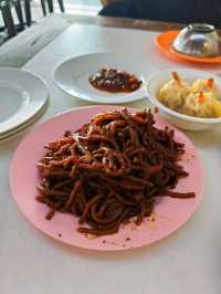 Yong Peng's Best-Kept Secret: Affordable Dim Sum & Stir-Fry Noodles That Delight!