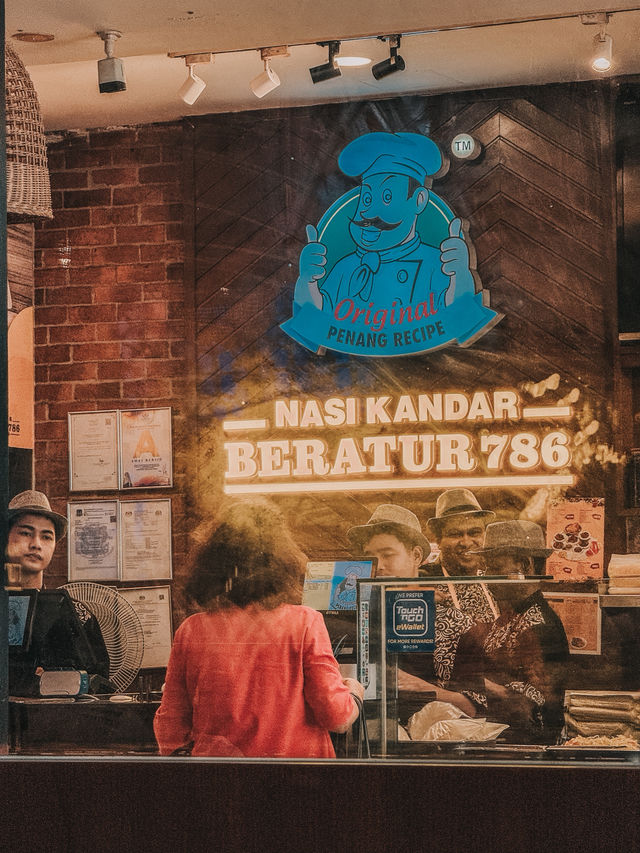 Queue for the Curry Magic – Nasi Kandar Beratur 786 Delivers