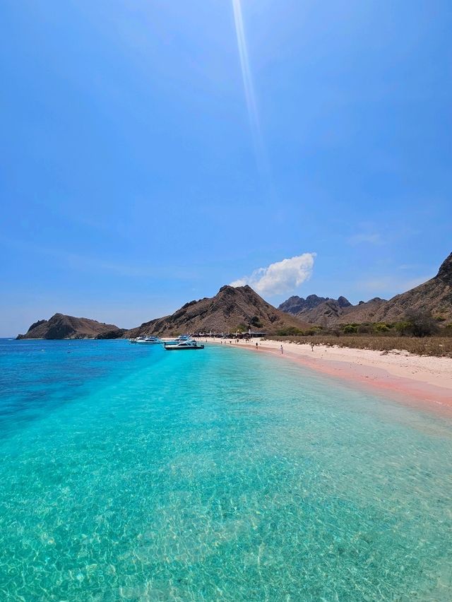 Pink Beach Padar: Where the Sand Blushes and the Sea Shines