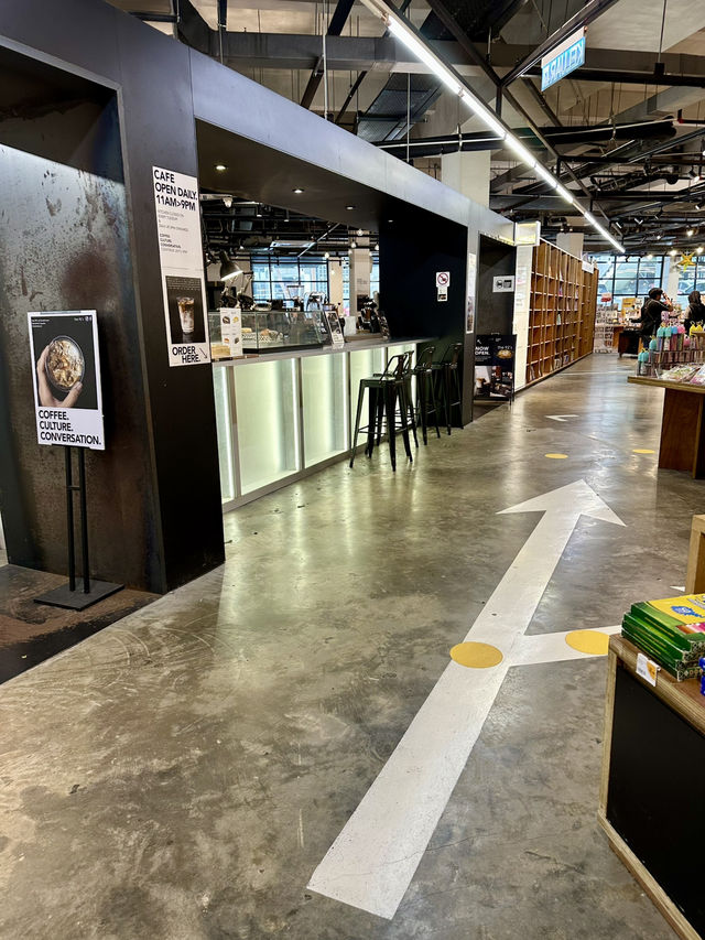🏓 Play, Read & Relax – The Tamarind Square Escape