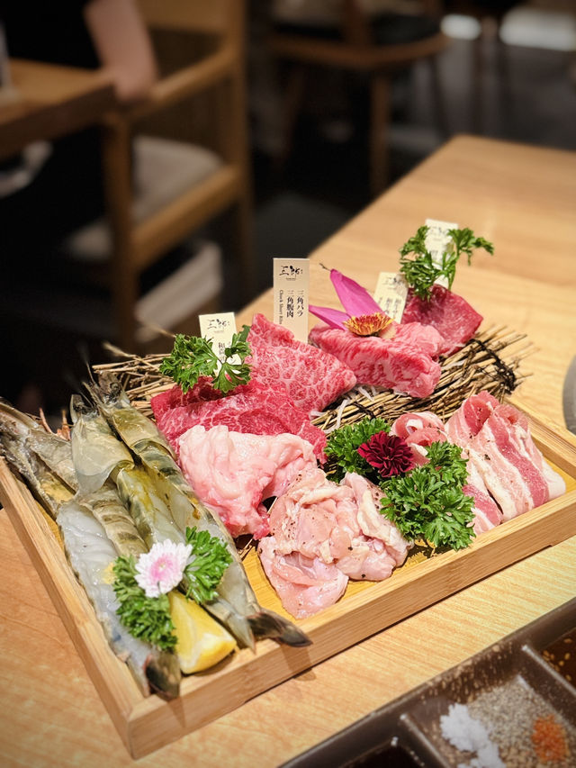 高質日式燒肉店!招牌海膽和牛煲仔飯 高質日式燒肉店!招牌海膽和牛煲仔飯