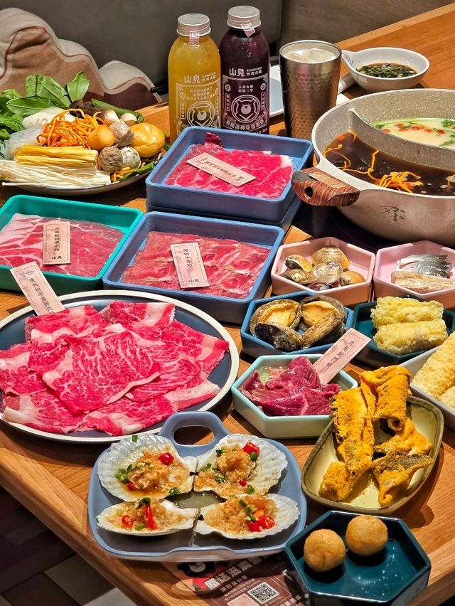 頂級食材火鍋和牛海鮮吃到飽