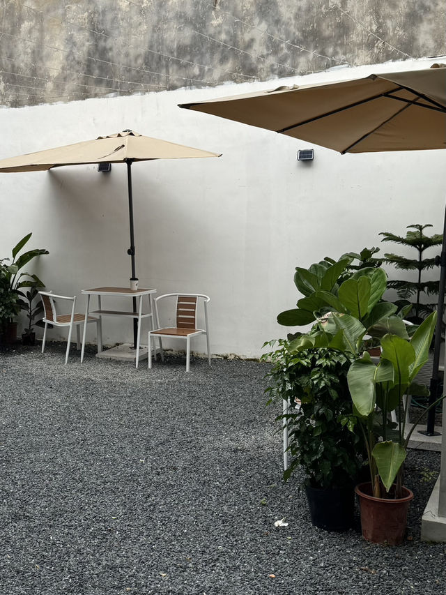 Your cozy corner in Phnom Penh - Cotta cafe and pastry 