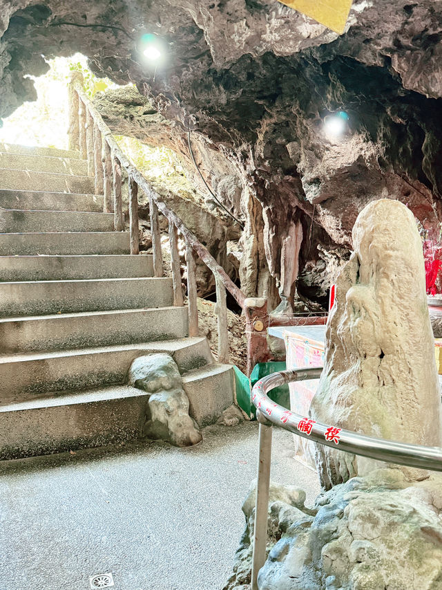 綠島觀音洞｜石觀音的靜默慈容，海島聖境裡的一段清涼心旅