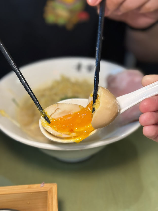 人氣雞白湯拉麵小店