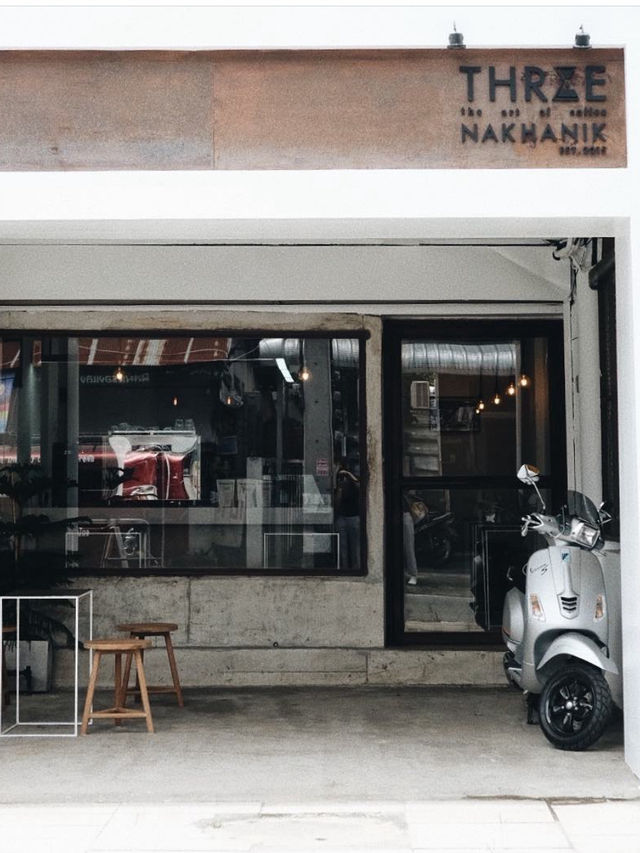 THREE NAKHANIK คาเฟ่ใจกลางเมืองเชียงใหม่