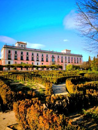 Dream palace scenery under sunny sky📸