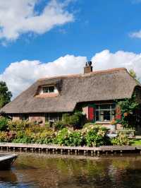 Late Summer Blooms in Giethoorn