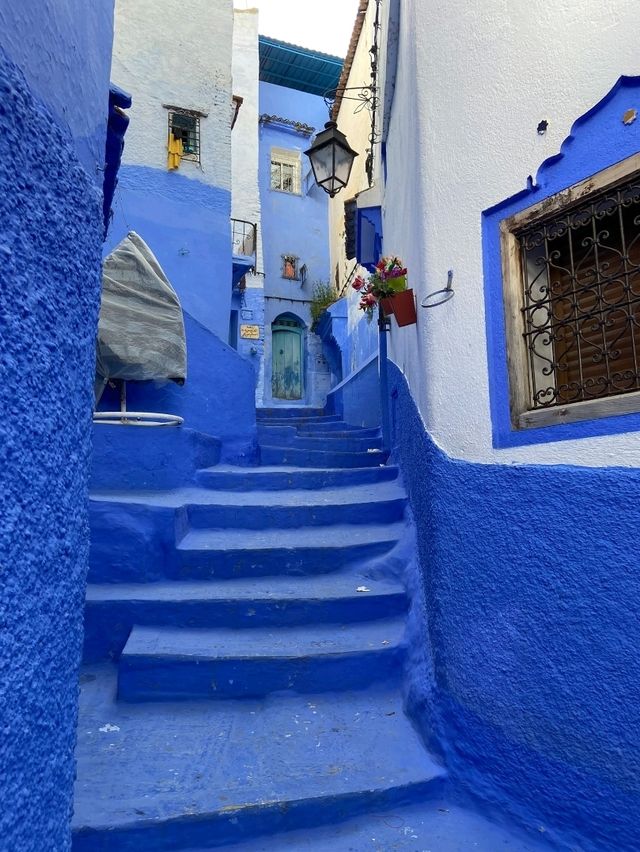 Step Into the Blue Wonder of Chefchaouen Medina 💙🏞️