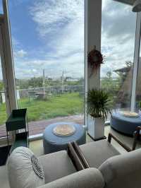 항상 똑같은 여행이 지겹다면? 책과 함께하는 북스테이 추천!