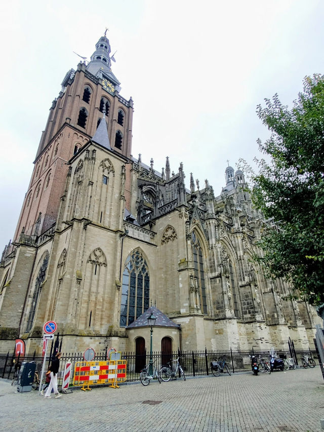🇳🇱 荷蘭小城 Den Bosch 一日遊｜市集、遊船、甜點，一次滿足！🛶🧀 