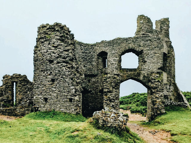 Solo with the Wind: The Wild Ruins of Pennard Castle