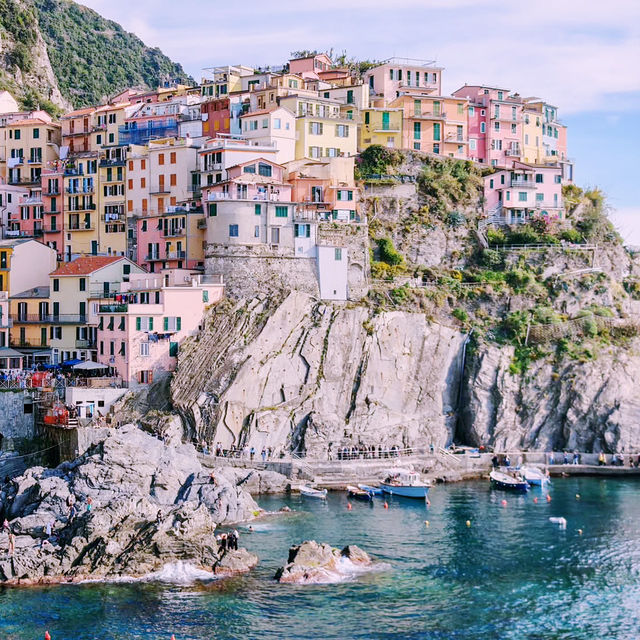 Solo on the Edge: Finding My Bliss in Manarola Solo on the Edge: Finding My Bliss in Manarola