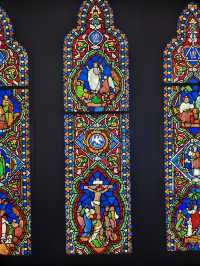 日光映照絢麗宗教藝術