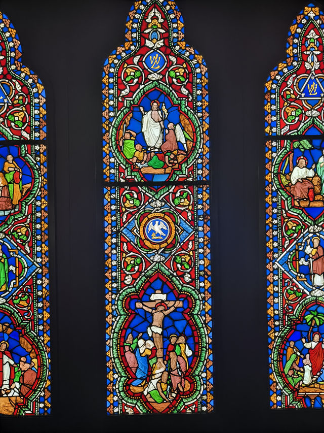 日光映照絢麗宗教藝術