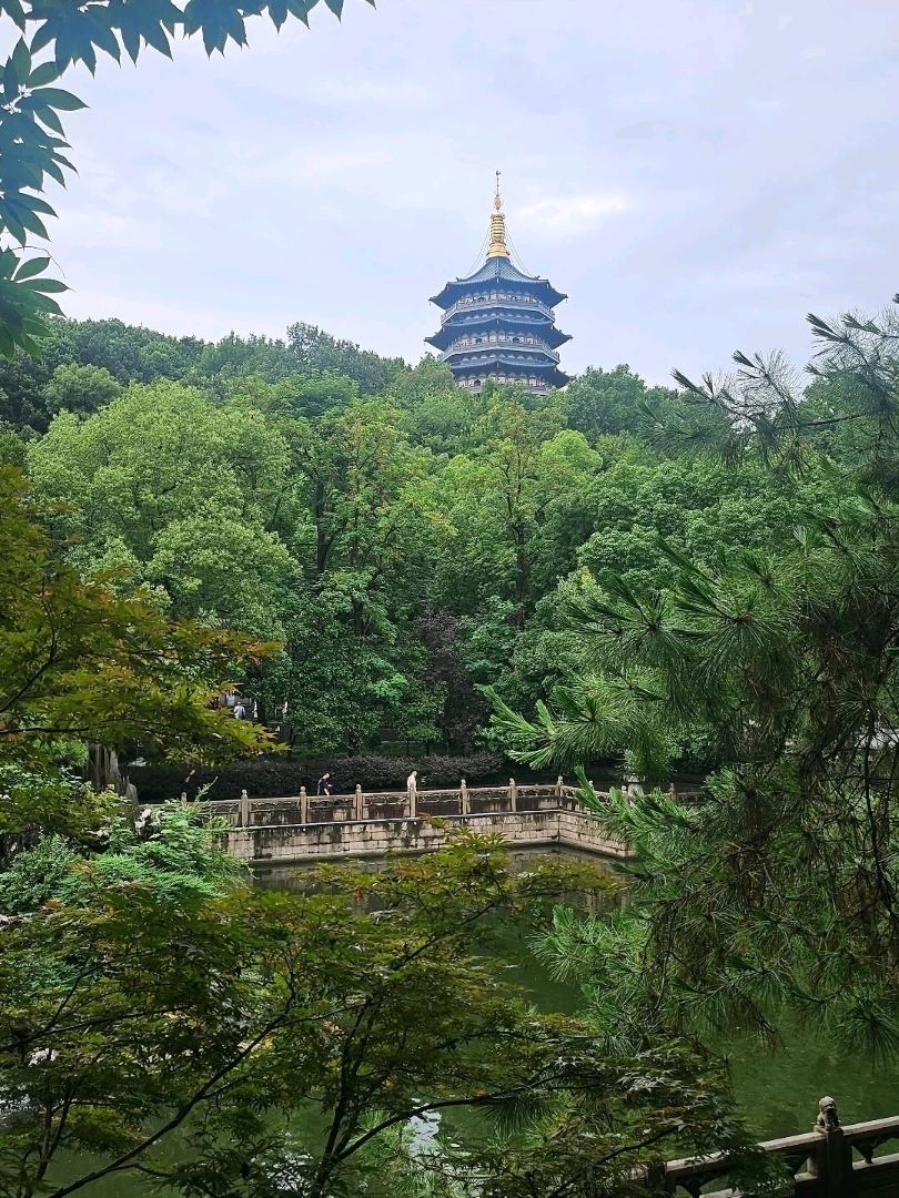 🏯✨ Leifeng Pagoda – One of the most beautiful scenic spots in