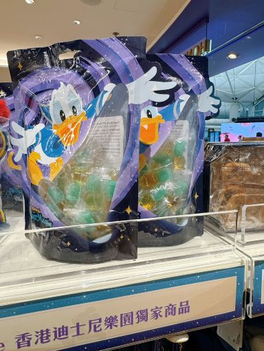 香港空港限定のディズニードナルドダック。 | Trip.com 香港