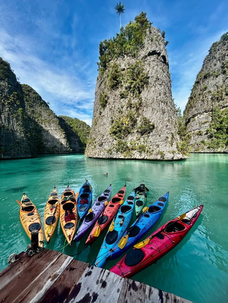 Mendayung Menjelajahi Labirin Zamrud Raja Ampat