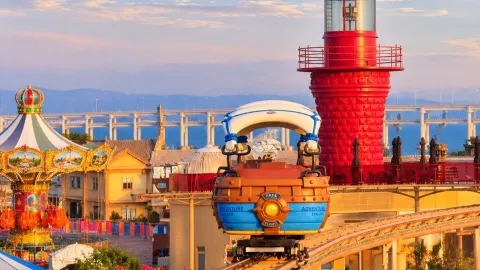 This Colorful Seaside Amusement Park Has the Most Beautiful Sunset in Dalian | Xinghai Square — traveler post in Dalian