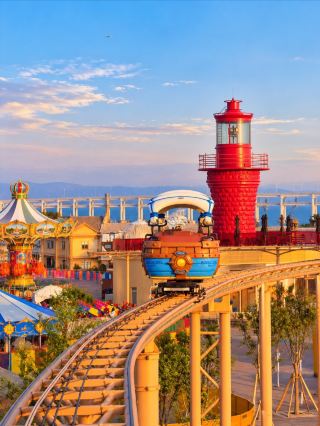 This Colorful Seaside Amusement Park Has the Most Beautiful Sunset in Dalian | Xinghai Square