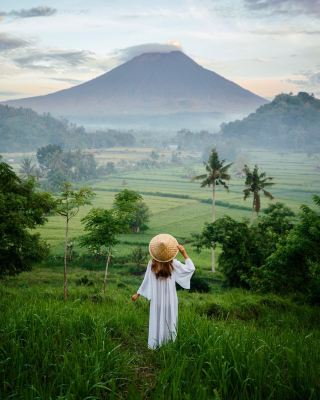 🌋 Three weeks, three incredible regions, and a whole lot of Indonesian magic.