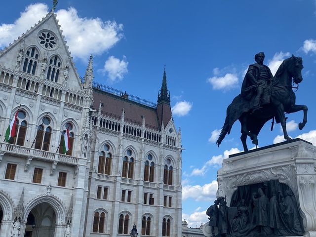 🇭🇺 Landmark of Budapest : Hungarian Parliament 🏛️