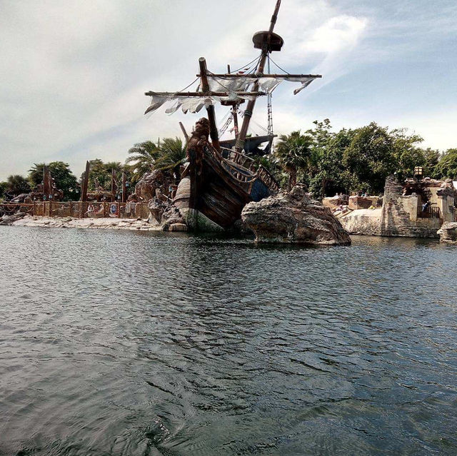 Shanghai Disneyland Park for the Fun and Adventure 