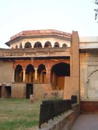 Exploring the Red Fort: A Majestic Symbol of Mughal Architecture