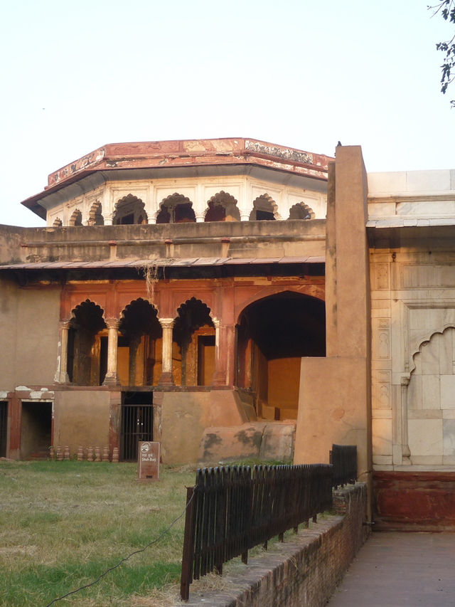 Exploring the Red Fort: A Majestic Symbol of Mughal Architecture