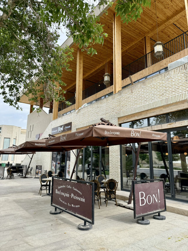 Spring Café Vibes in Bukhara – Bon!