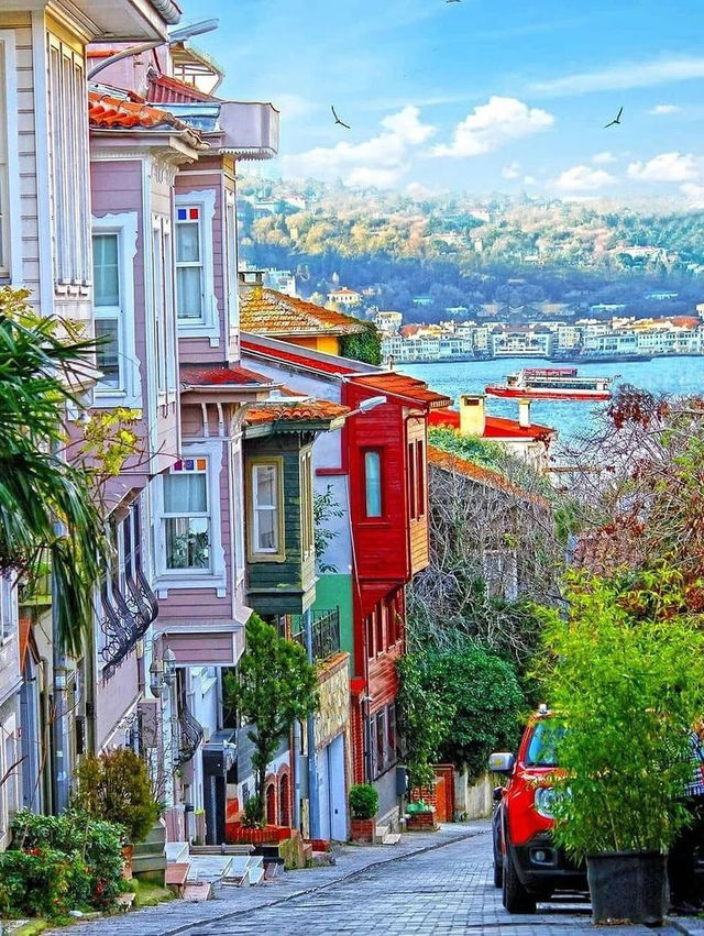 The colorful houses of Istanbul
