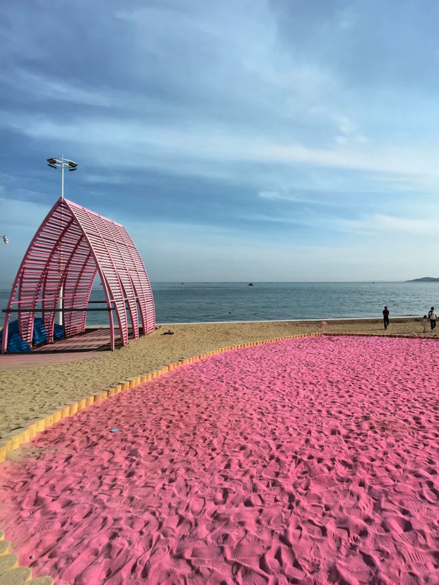 Golden Shores and Sculpted Cliffs: A Day in Dalian’s Jinshitan