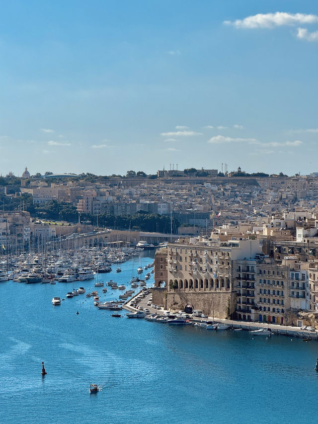 🌿 Upper Barrakka Gardens – Valletta’s Best Viewpoint